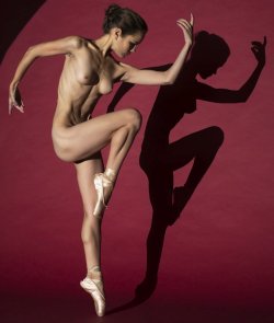 nude ballerina Picture